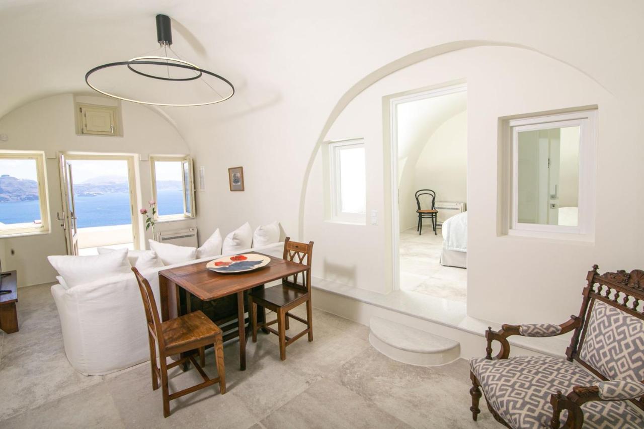 Elegant Santorini Villa Villa Spyros Villa Demi Private Hot Tub Air Conditioning 2 Bedroom Oia  Exterior photo